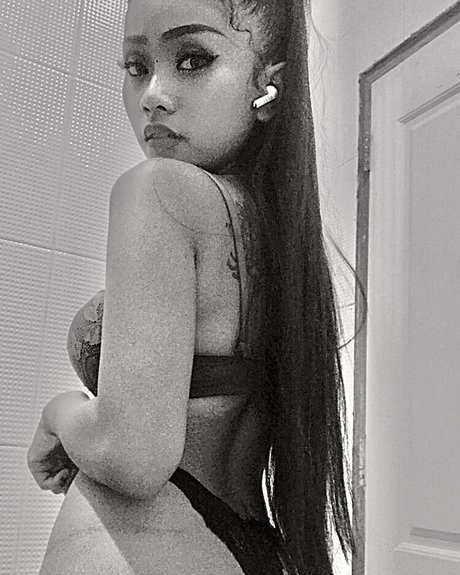 Vichunee s nudes star pics