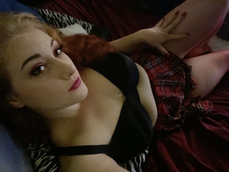 Bubblegum Pink model xxx image