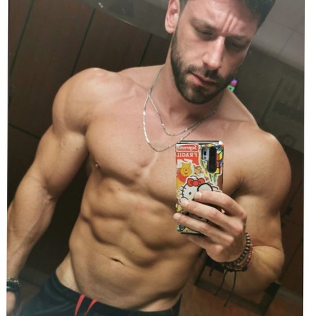 pizza biceps star nudes pictures