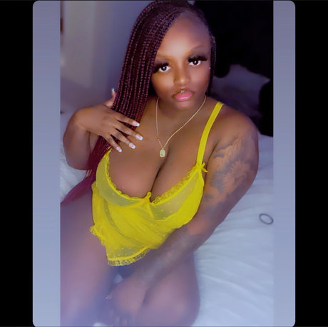 ChocolaDrop3 model nude pic