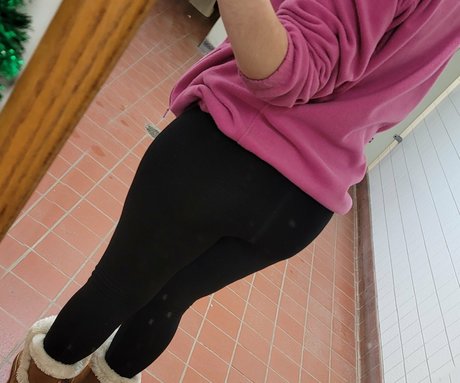 marriedmilfmallori model sex images