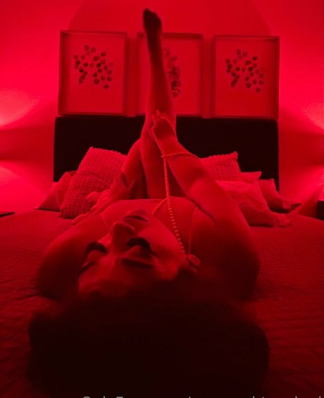 mynaughtyyukari model sex photos