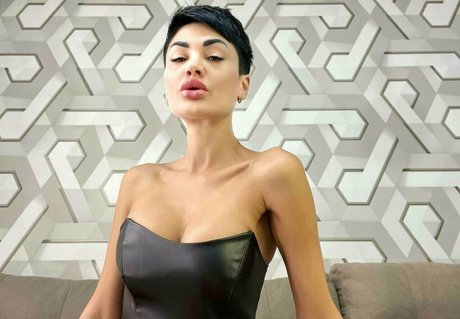 thebaddest m0mmy pornstar sexy archive