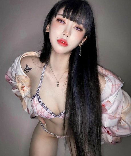 Naughty Rabbit star naked image