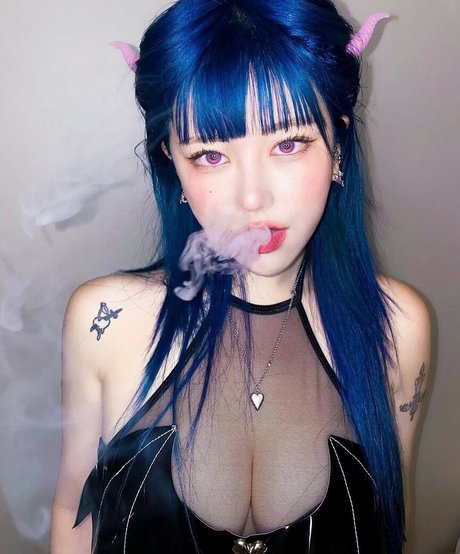 Naughty Rabbit actress pic