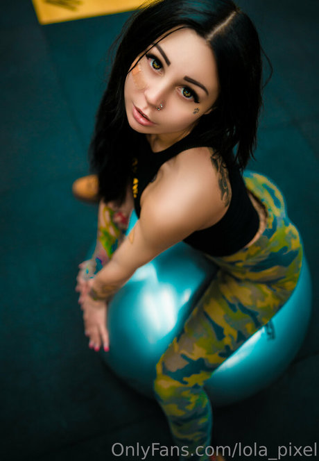 leather leggings onlyfans top img