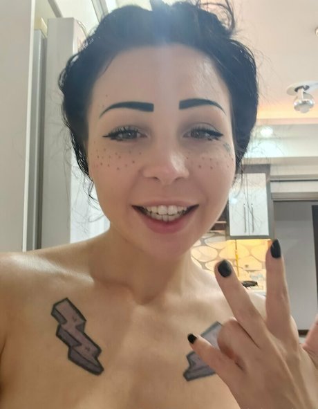 lola pixel exclusive actress gallery