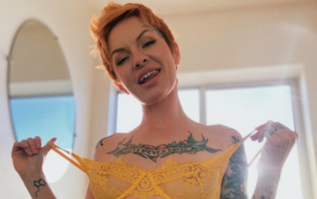 thedannygoldexperience star naked photo