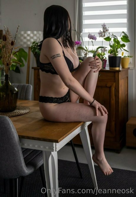 jeanneosk sex model image