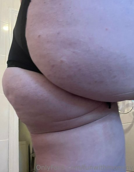 funwithmommy nude actress pics