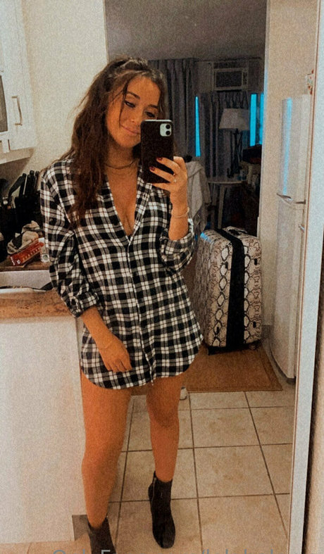 lolahale xo nude pornstar image