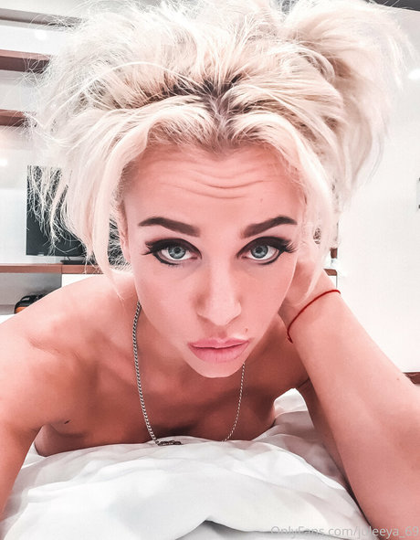 juleeya 69 sexy actress photo