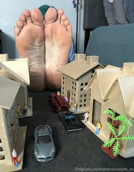 anervoussole xo free actress picture