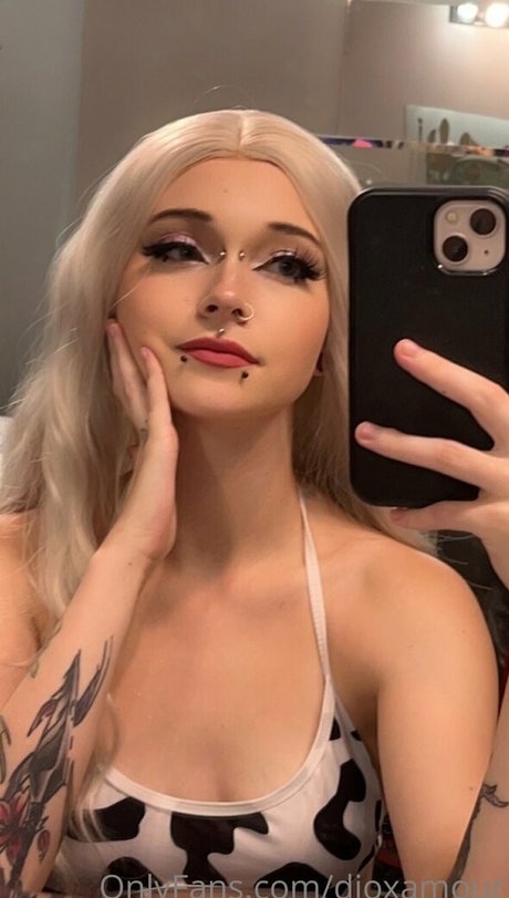 dioxamour pornstar naked images
