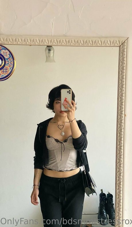 bdsmmistressroxy nude actress photos