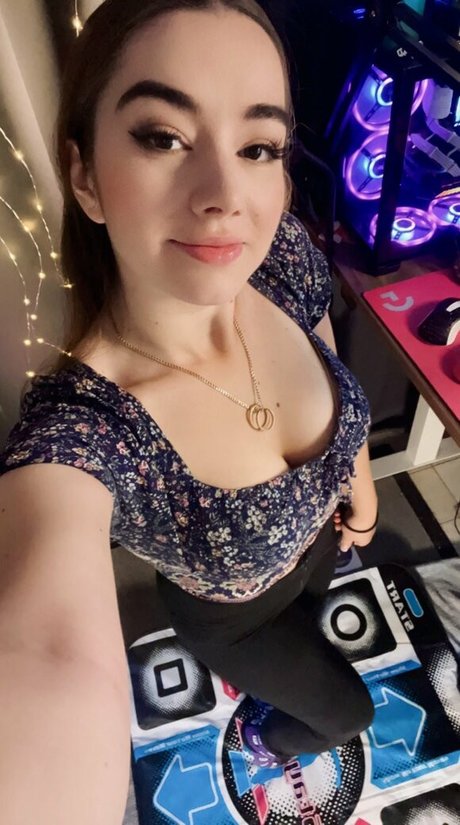 Miss Mikkaa hd actress photos