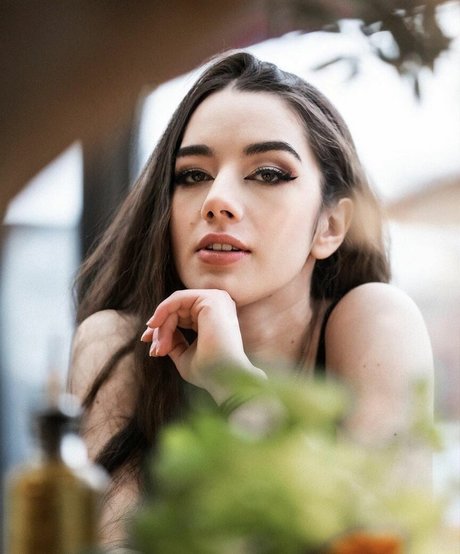 Miss Mikkaa model nude gallery