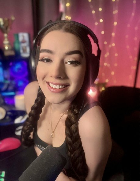 Miss Mikkaa pornstar adult archive