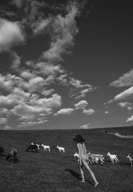 Julia Slip model pornographic img