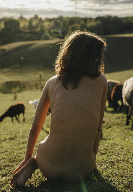 Julia Slip model hd pic