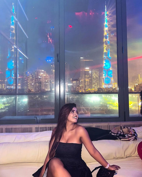 Suhana Khan nice star photo