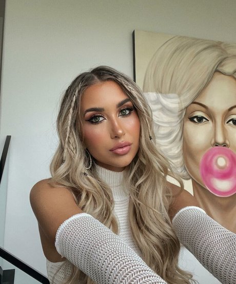 Nikita Sullivan pretty actress pic