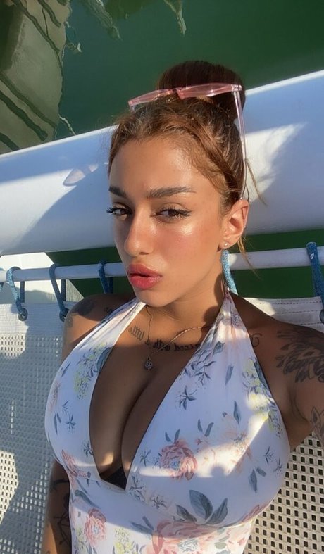 May Bakshi model porn picture