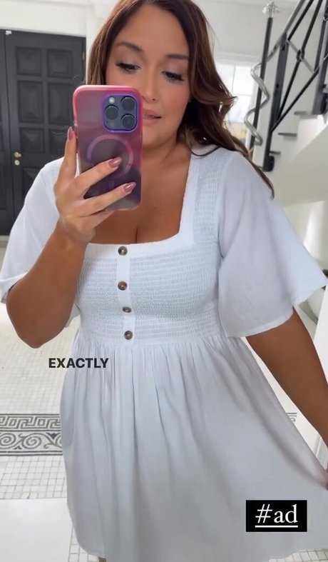 Jacqueline Jossa star art pics