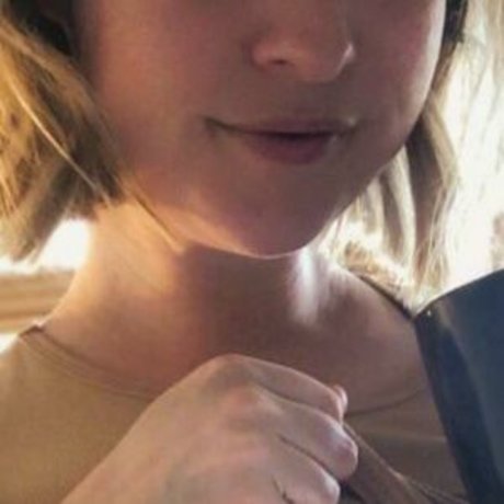 elisanextdoor star sex pics