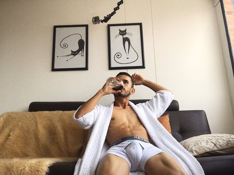 PUTO VIRTUAL_ star naked gallery