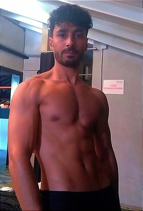 Demiz Man model nude photo