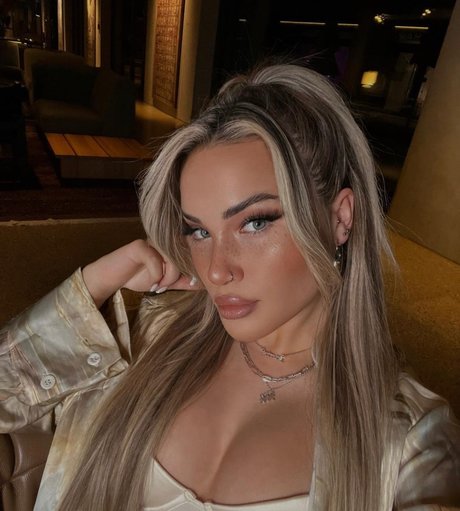 Prettykiitty perfect pornstar images