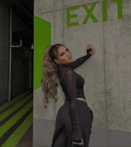 Prettykiitty pornstar exclusive photos