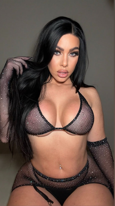 Peaches Paradise_ star exclusive pic