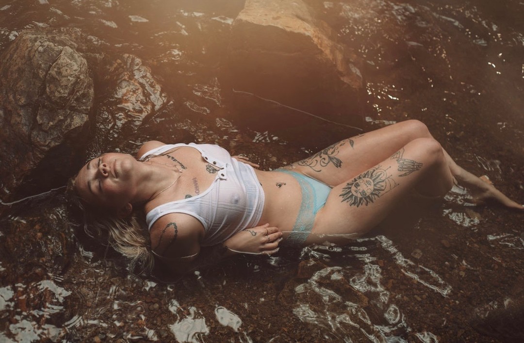 Faith Long erotic star image