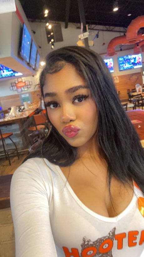 Evie Belle_ erotic model gallery