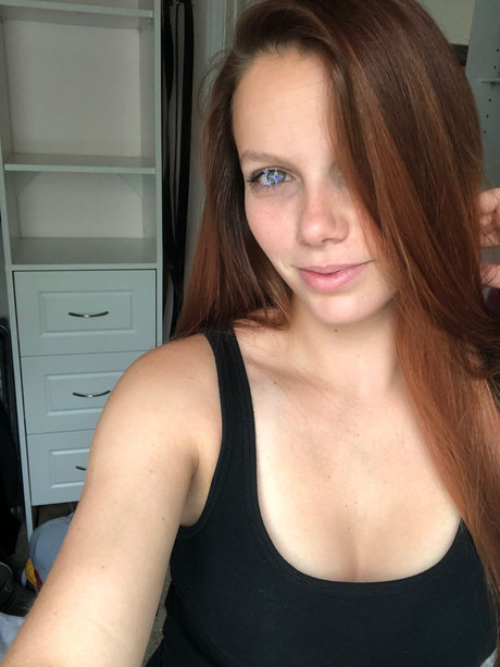 RedheadRoxy model art img