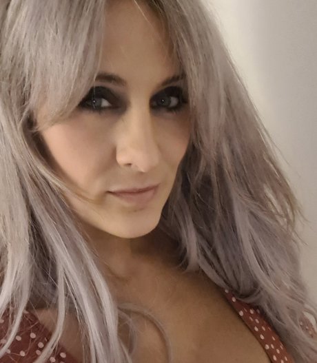 _English Rosie_ naked star pic