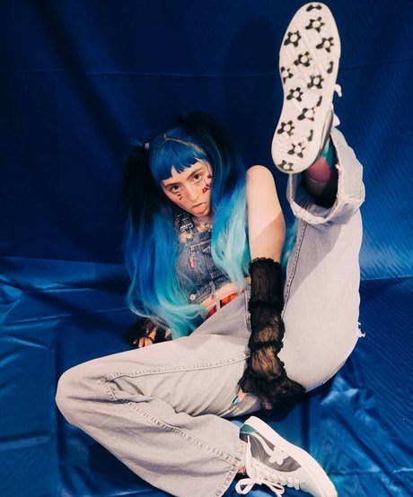 Ashnikko pornstar top pic