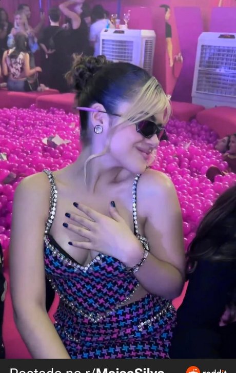 Maisa Silva star erotic photo