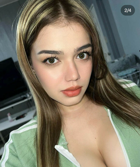 Karina Johnson star sexy image