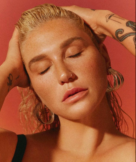 KeshaRose model adult pictures