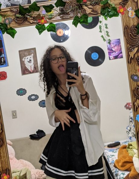 Thesuusu nude star pic