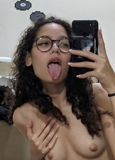 Thesuusu pornstar pretty pic