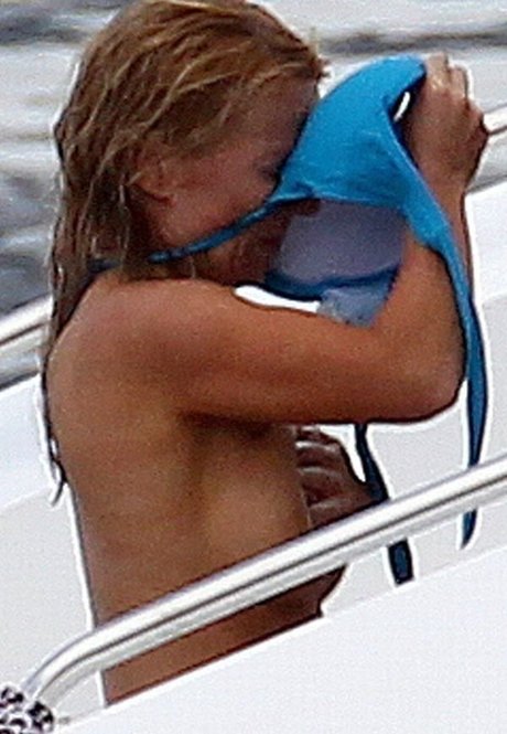 Geri Halliwell model xxx gallery