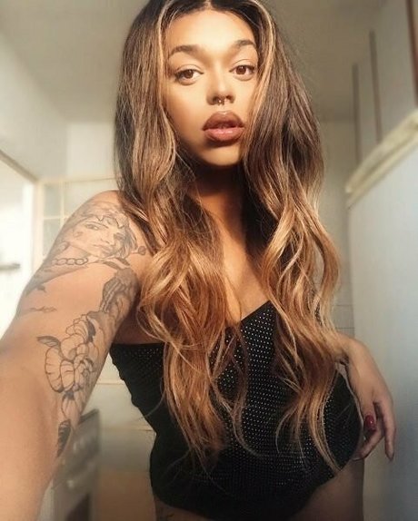 transsohot pornstar free image