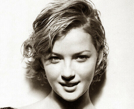 Gretchen Mol art model archive