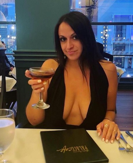 Gypsy Gemma naked star pic