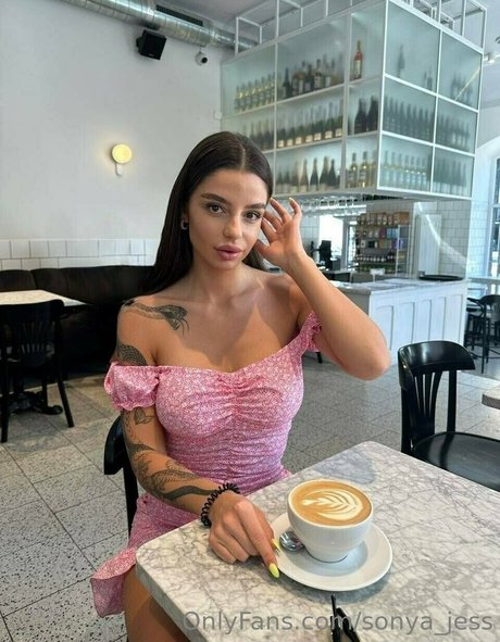 JessWantsMore naked star galleries