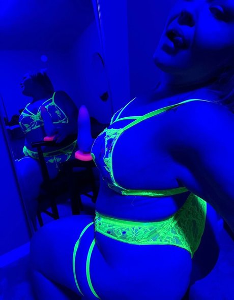 mcjigglezzz nudes actress picture